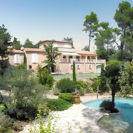 Villa Spacieuse Avec Piscine A Saint Maximin Exteriér fotografie