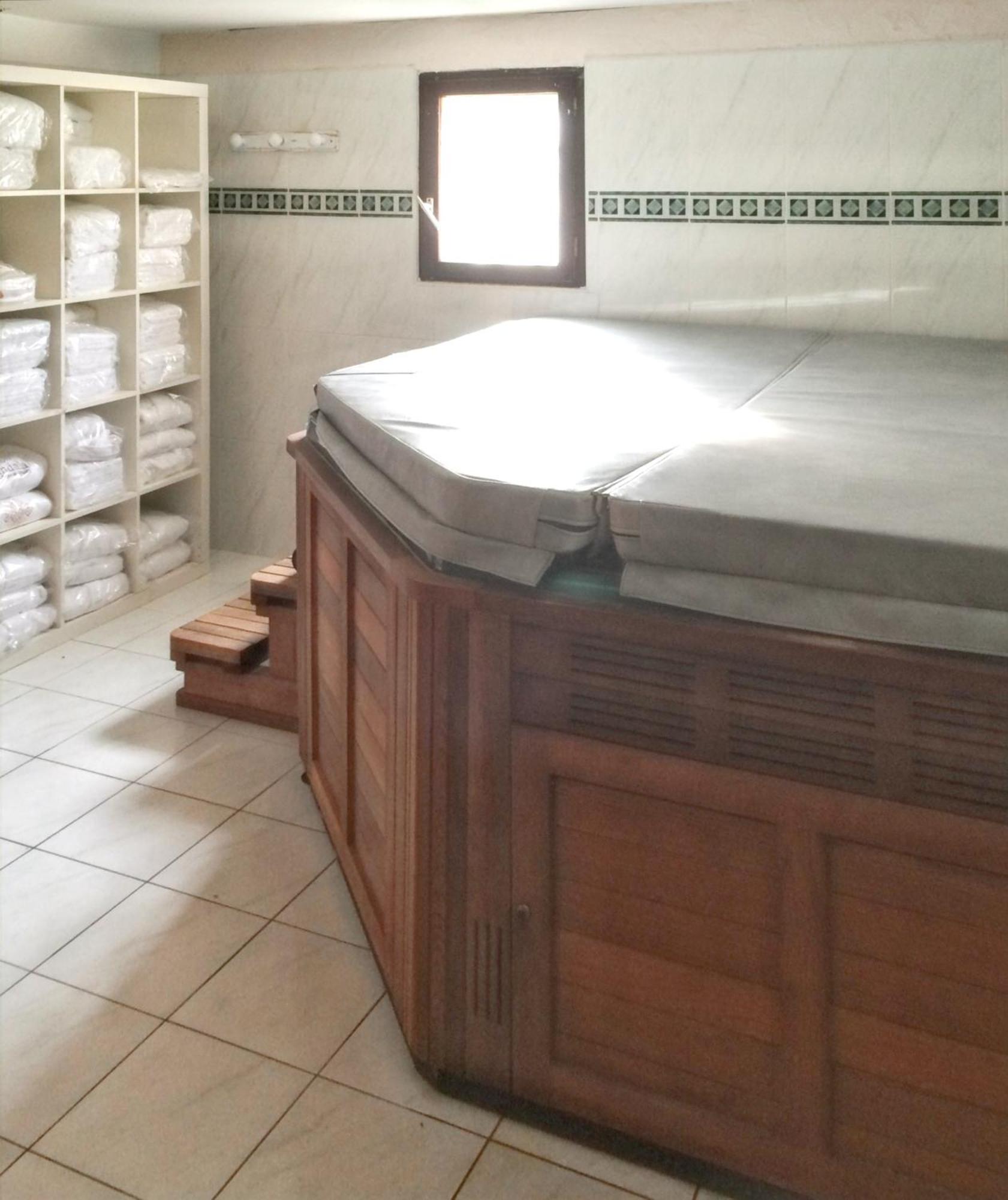 Villa Spacieuse Avec Piscine A Saint Maximin Exteriér fotografie