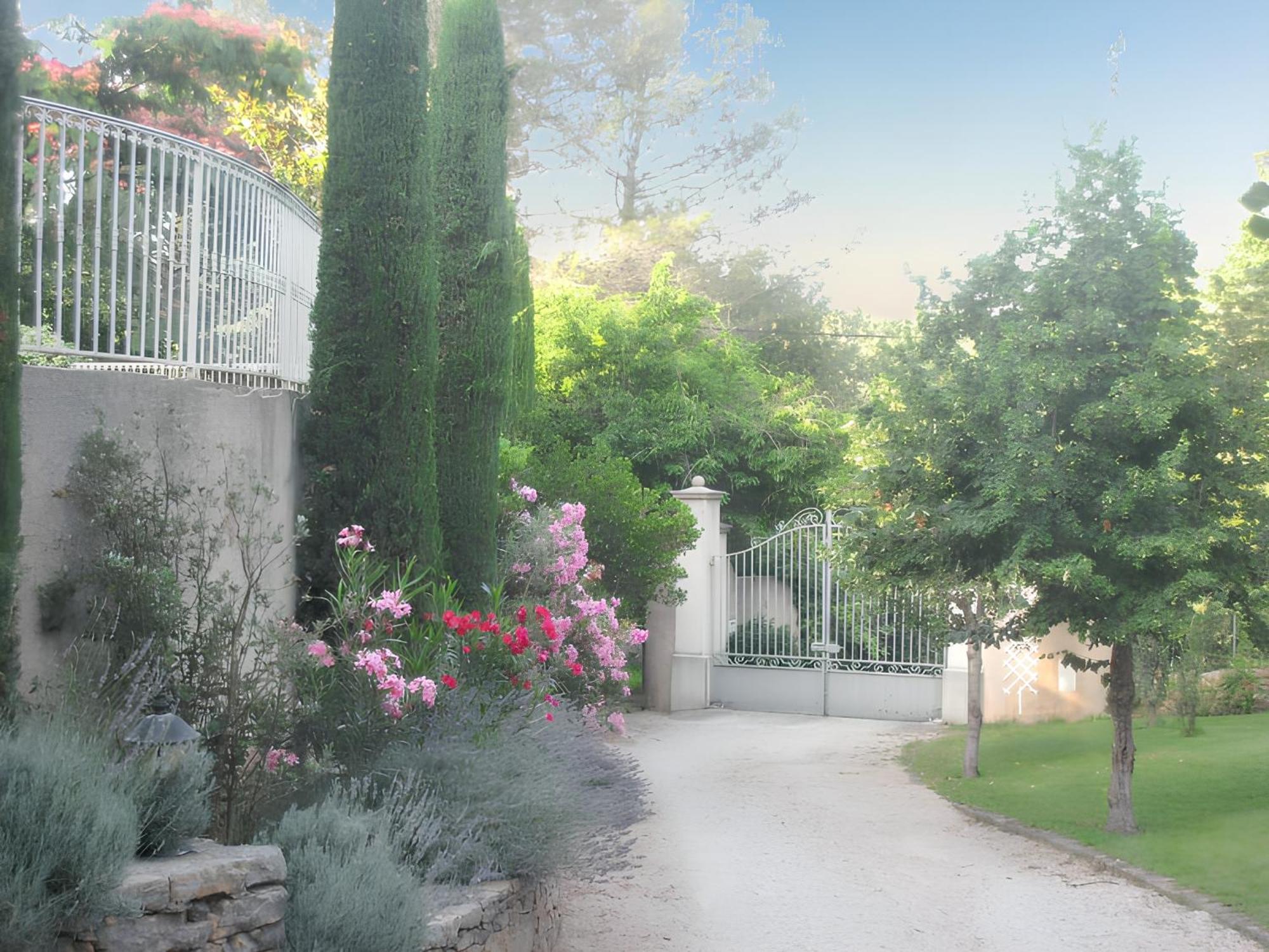 Villa Spacieuse Avec Piscine A Saint Maximin Exteriér fotografie