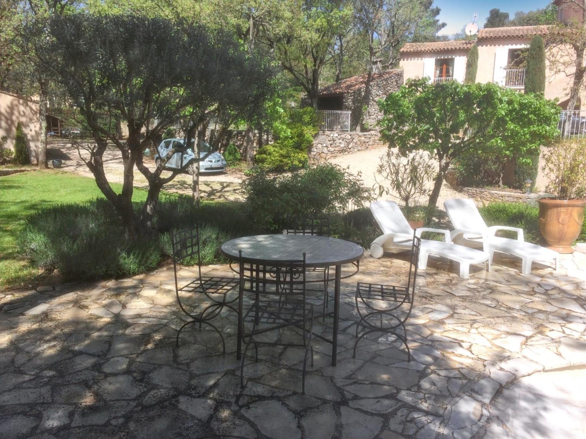 Villa Spacieuse Avec Piscine A Saint Maximin Exteriér fotografie